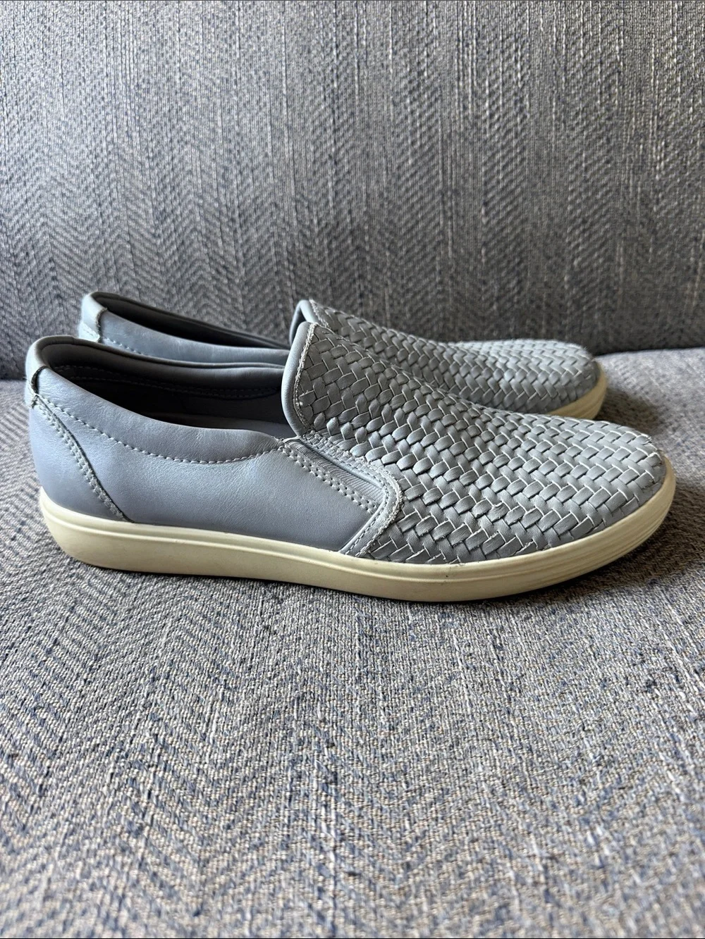 Ecco Soft 7 Slip-On Women’s Danish Style Woven Metallic Silver Gray Sneaker 40
